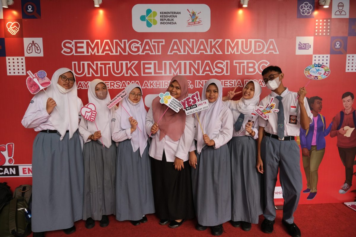 Semangat Anak Muda untuk Eliminasi TBC: Edukasi TBC Melalui Karya Seni di Taman Ismail Marzuki